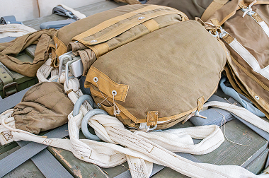 Parachuting & Aviation